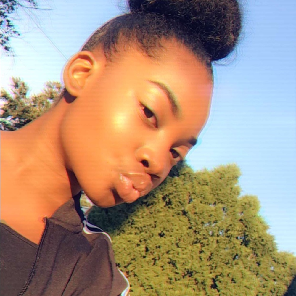 Meet your Posher, Judelyne